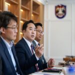 Гэр хорооллыг нүүрснээс нарны эрчим хүч рүү шилжүүлэх төслийн талаар санал солилцов