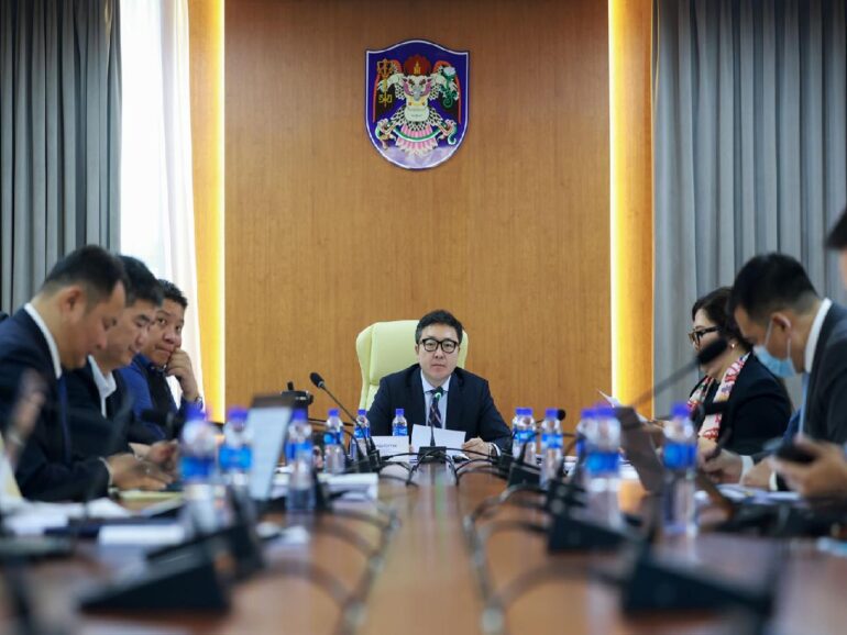 large-68d0e509f9b047338a080d91