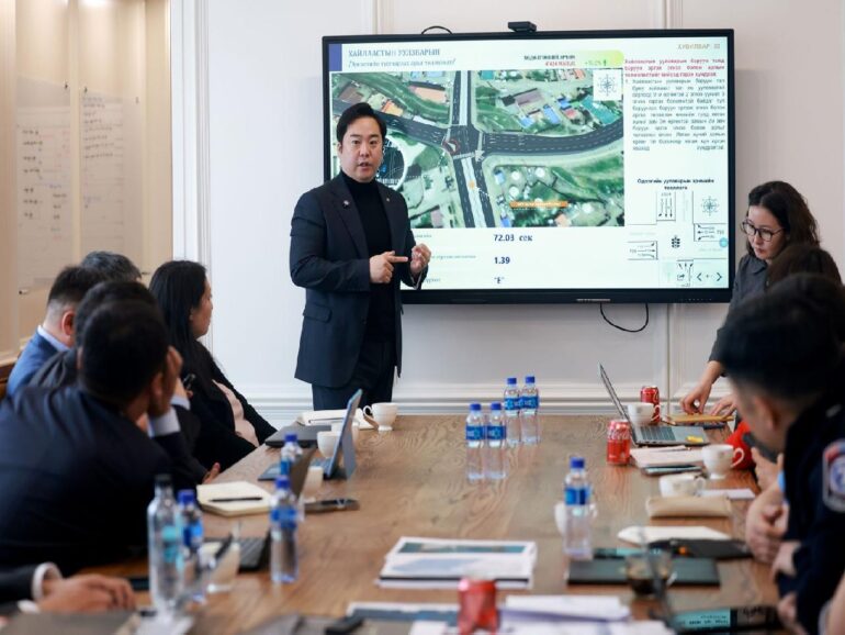 large-68f04ba1f9b047338a080e25