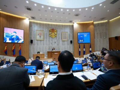 large-68f09af7f9b047338a080e2f