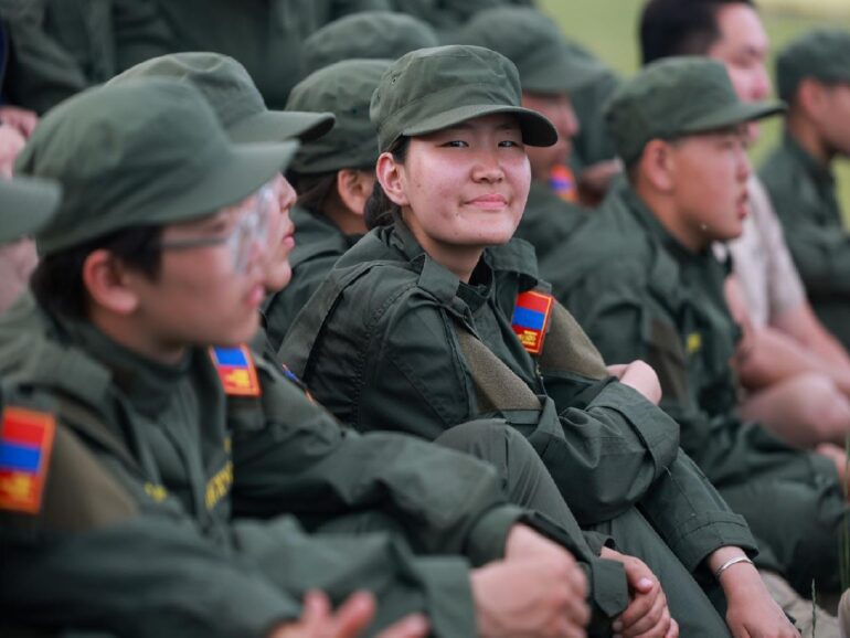 large-6858d7e6dceb081e87ba5451