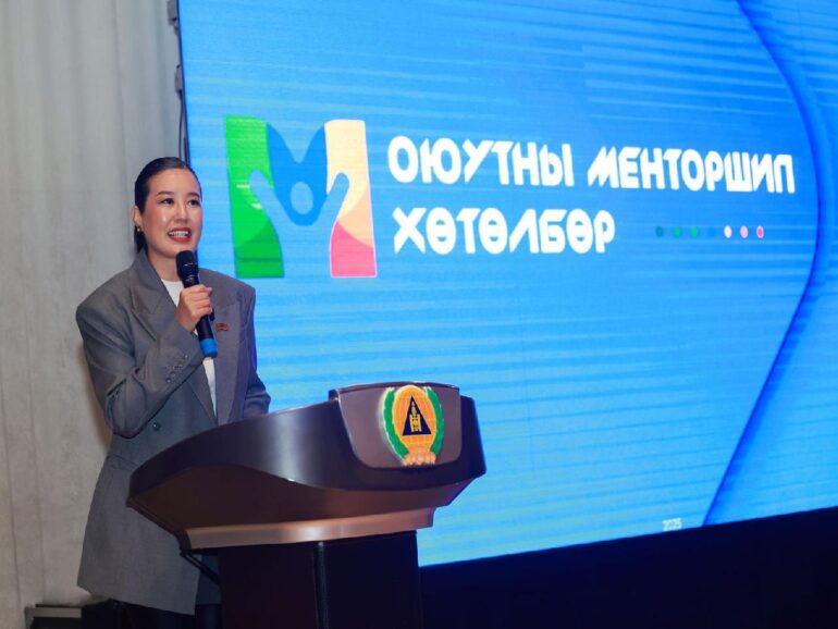 large-69018cc7f9b047338a080e58